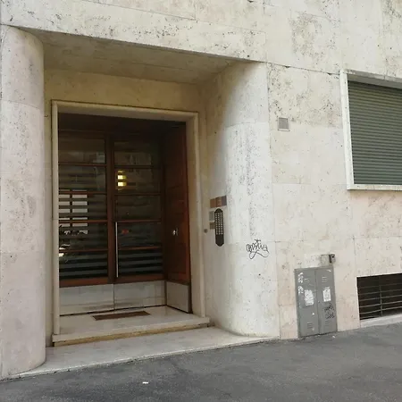 AL 171 Locazione Turistica a 50mt metro B1-3