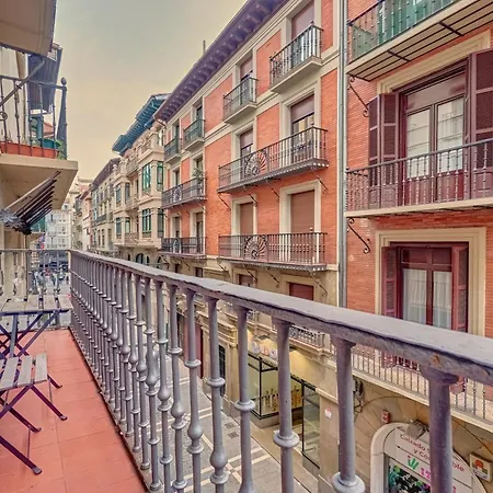 Heart Of Pamplona Apartments III By Clabao-2