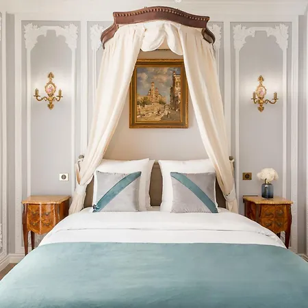Merveil - Signature Suite - Louvre - Victoria-2