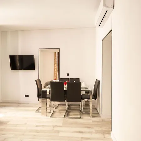 Apartamentos Day Madrid VALVERDE Centro Gran Via Sol Malasaña-3