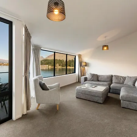 Spinnaker Bay Apartments-3