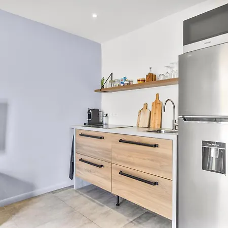 Indigo Apartments & Suites - 'Adults Only'-3