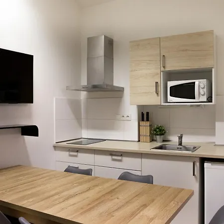 Family Apartments Praha 6-2