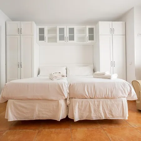 Apartamentos Edificio Capricho-3