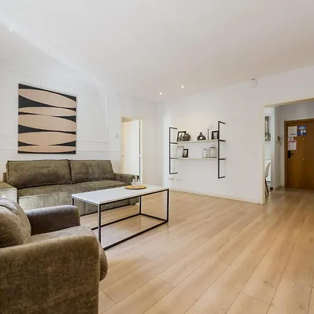 Four Petals Barcelona Boutique Apartments-3