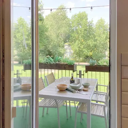 Viel Platz, 2 Grosse Schlafzimmer, Kueche Mit Essplatz, Balkon, Nahe Centro & Arena-3