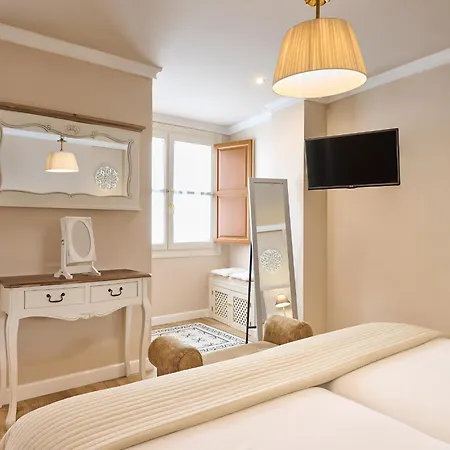 Apartamentos Luna Suites Palacio Almagra-2