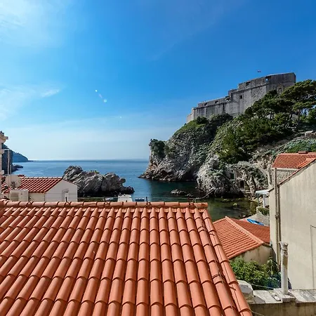 Luxury Old Town Apartment With Breathtaking Sea View-2