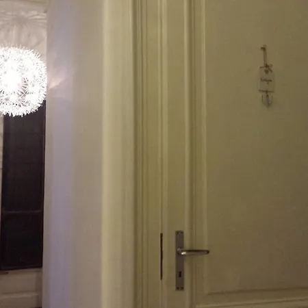 A 2 Passi Da Palazzo Reale-3