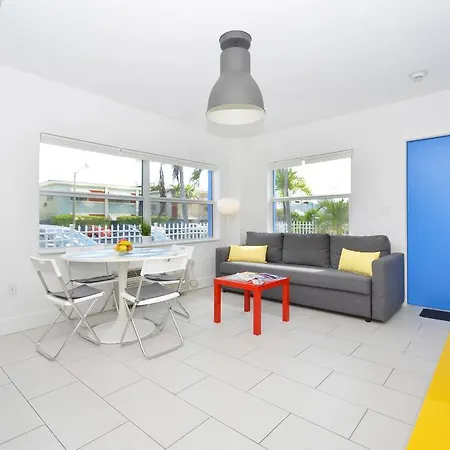 Miami Beach Byron Suites-3
