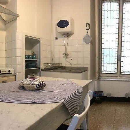 A 2 Passi Da Palazzo Reale-2