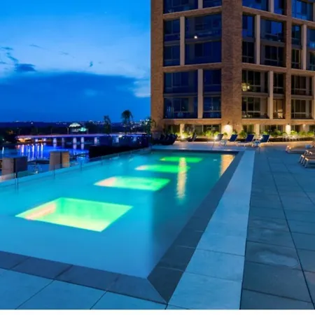 Global Luxury Suites At The Wharf-2