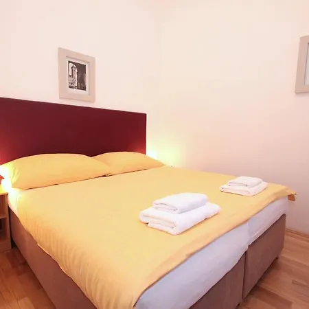 Leo Apartments Old Town-2