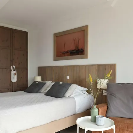 Modern Suites Near Beach-2