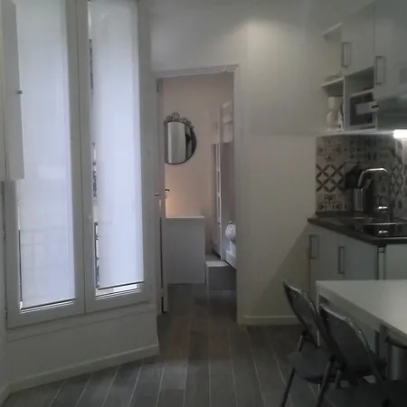 Montmartre Apartments Matisse-3