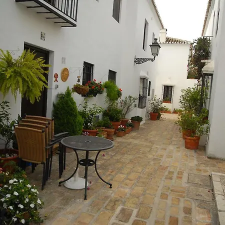 Spacious Andalusian Apartment With Pool And Level Access-3