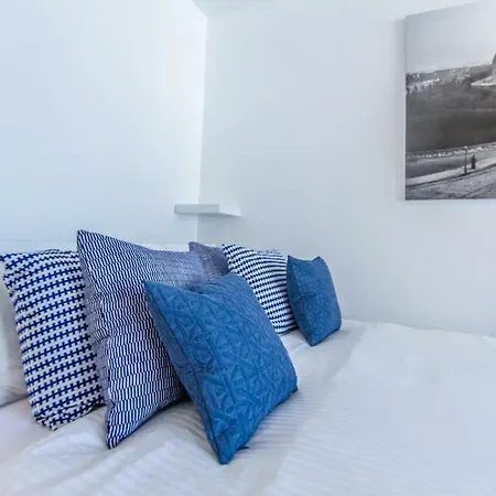 Studio Lux City-3