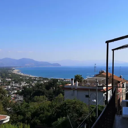 Fuga Romantica Con Camino , Vista Mare-2