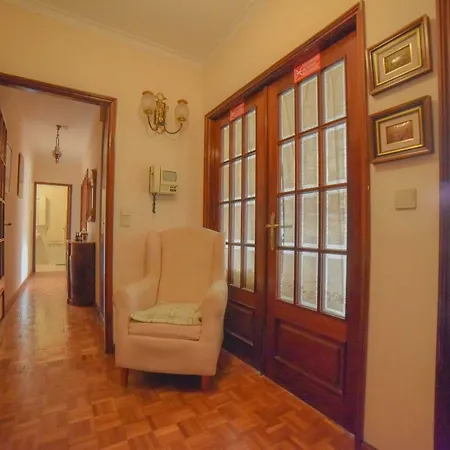 Quarto com 4 camas (Beliches+ 1 Sofá-cama)-2