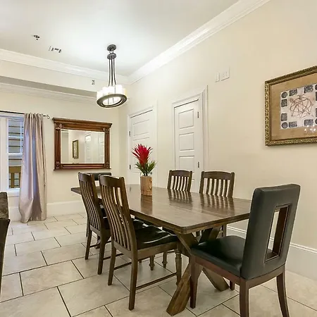 Spacious 4Br City Condo Steps From St Charles Ave-3