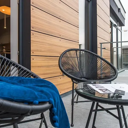 Bed&Bath Luxury Apartments-3