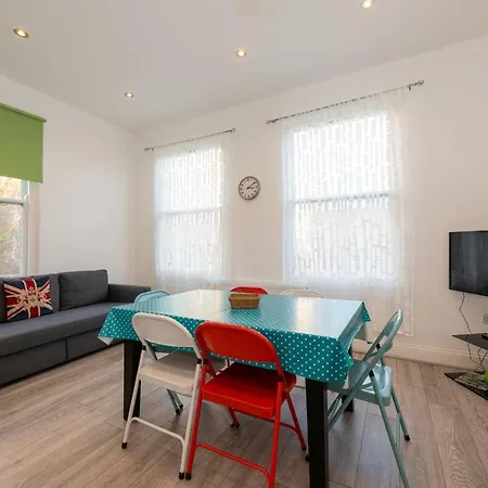 Grand Apartments Fulham Palace-3