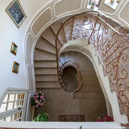 Villa Del Papiro-2