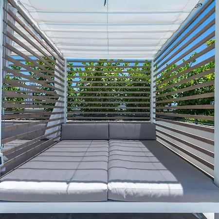 Global Luxury Suites Downtown Miami-3