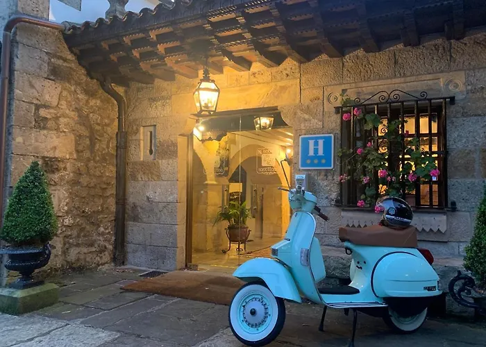 Hotel de 3 estrellas: Hotel Santillana