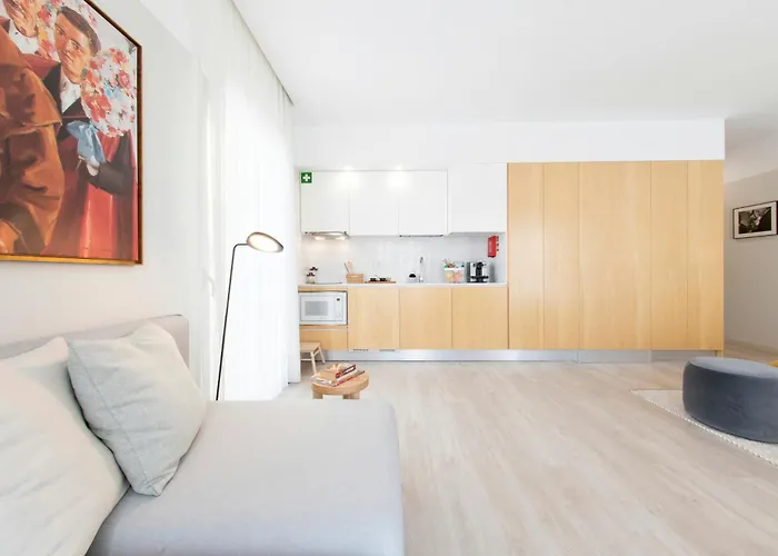 Art Home Apartments