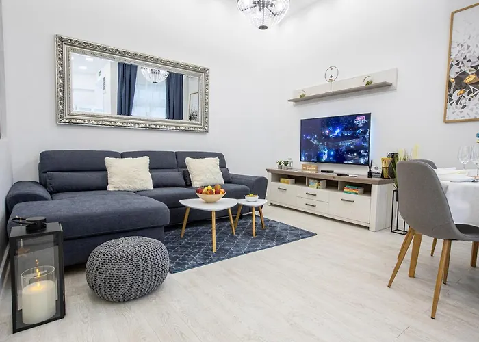 Theatre Square Apartments