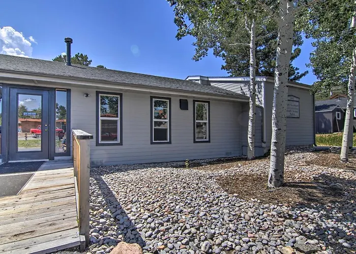Mountain Cabin, Walk To Dining/Memorial Park!