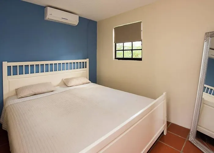 Smileys Apartment And Car Rental