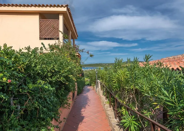 Baia De Bahas Residence