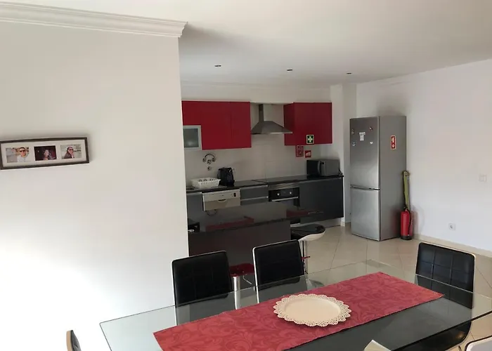 Modern 2 Bed Apartment 5Km Carvoeiro