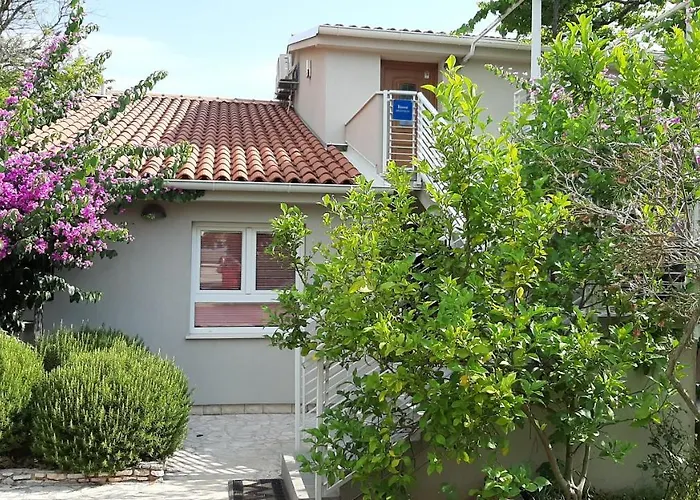 Haus Mirela