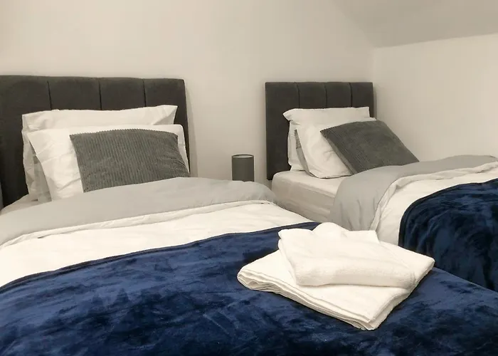 10Min To City - Free Parking - Private Studio - Contractor Friendly