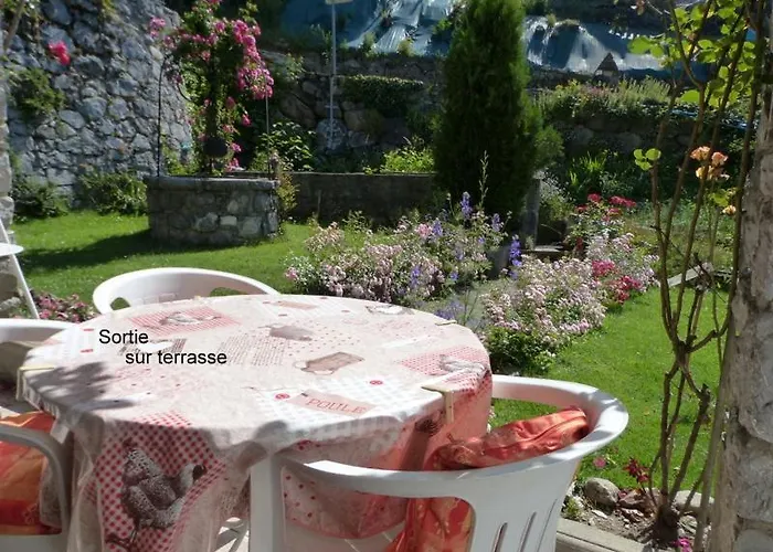 Les Cedres