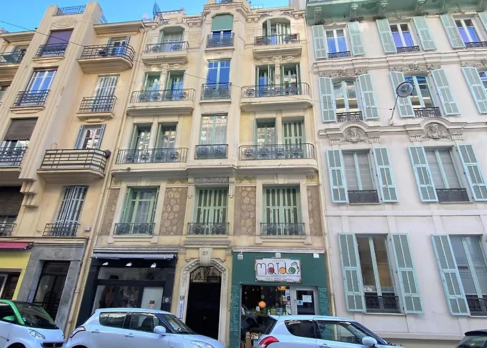 Nice Centre Flat - Modern, Quiet And Brand New