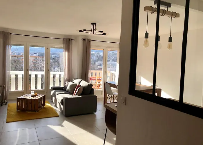 Appartement De Charme Idealement Situe