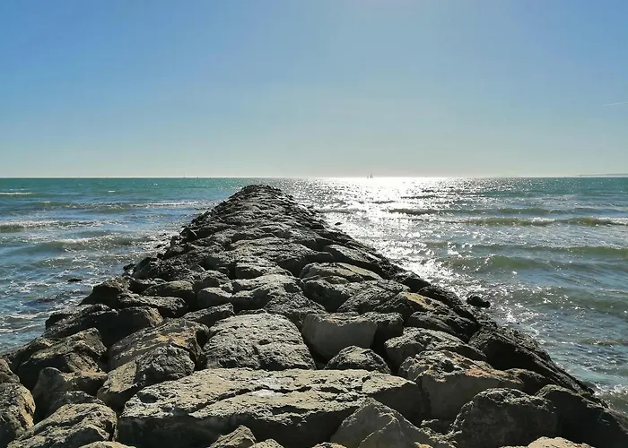 Grau Du Roi T2 Calme, Acces Plage + Parking