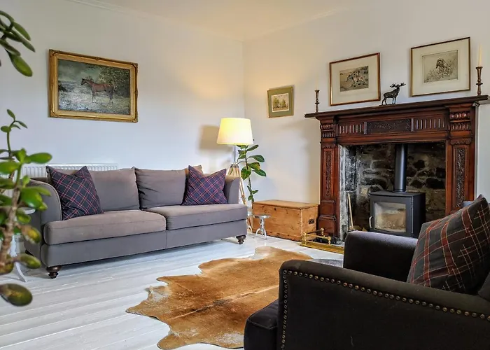 Central Hawick Spacious Stylish Flat With Log Burner