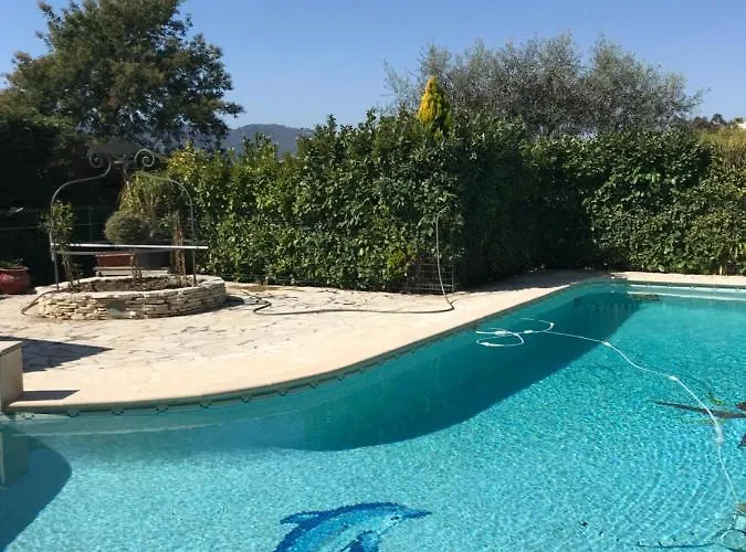 2 Pieces Dans Villa Avec Piscine & Parking -Cannes A 10 Mns