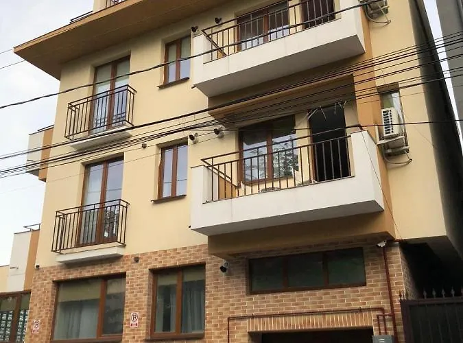 Green Apartment- Brilliant Apartments