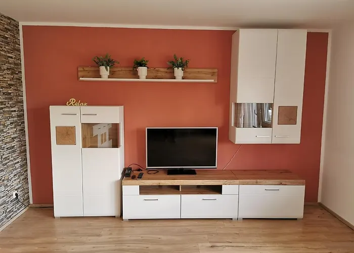 Gemuetliche 90 Qm Wohnung In Saarburg, Zentral Gelegen, Garten Mit Aussicht, Separater Eingang