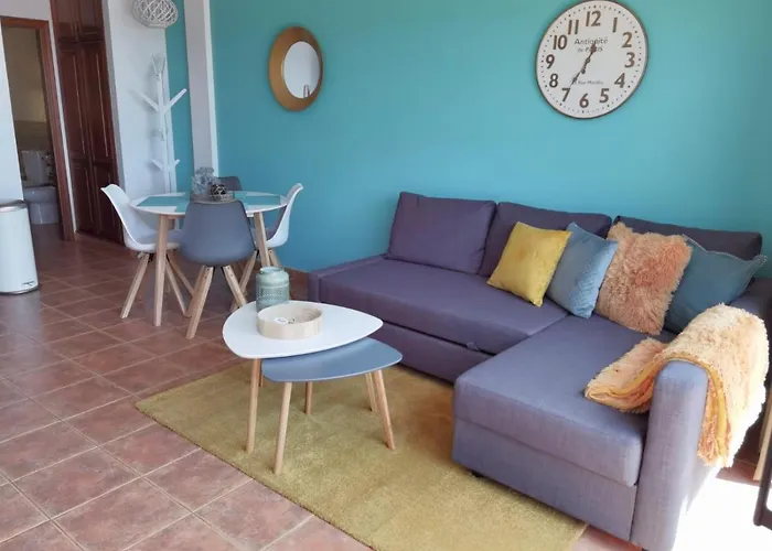 Nautilus I: Casa con terraza y vistas al mar