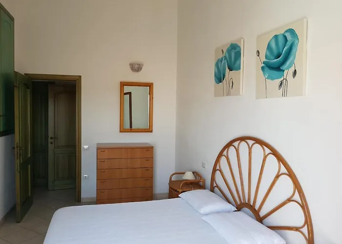 Appartamento AZZURRO con Balcone e panorama sul paese Santa Teresa Gallura