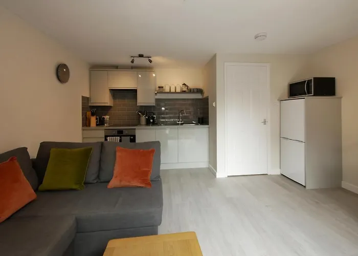 Crewe Short Lets 8 Victoria Court, Crewe