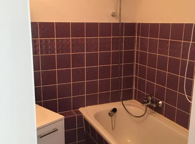 Apartment 9, Og 23