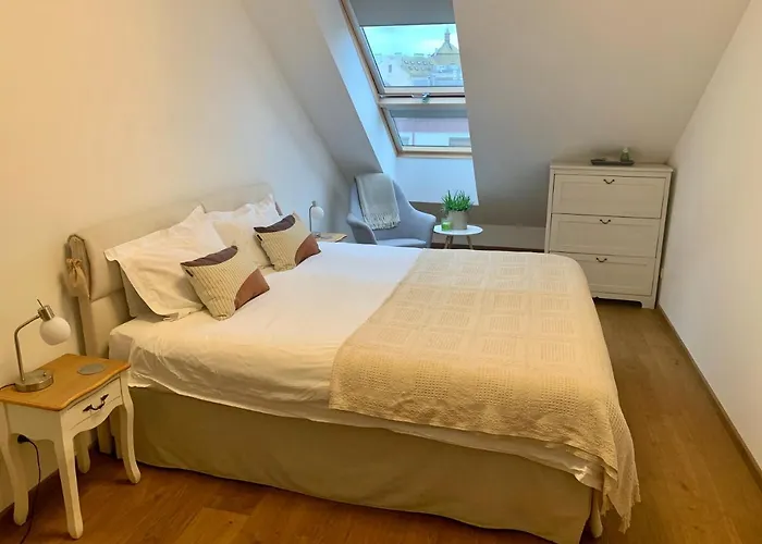 Bl - The Penthouse, 24Hr Self Check-In, 2 Bedrooms, Fireplace, Ac, Panoramic View From Main Balcony, 3-Minute Walk To City Center